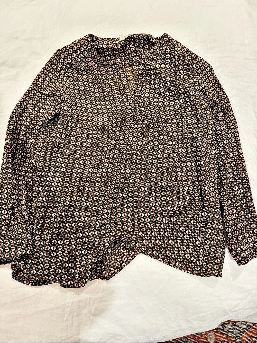 PLEIONE Geometric Long Sleeve Blouse in Black & Pink Size Small